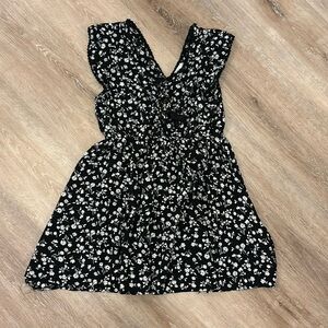 Girls black and white dress size 7/8